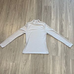 Light ribbed turtle neck